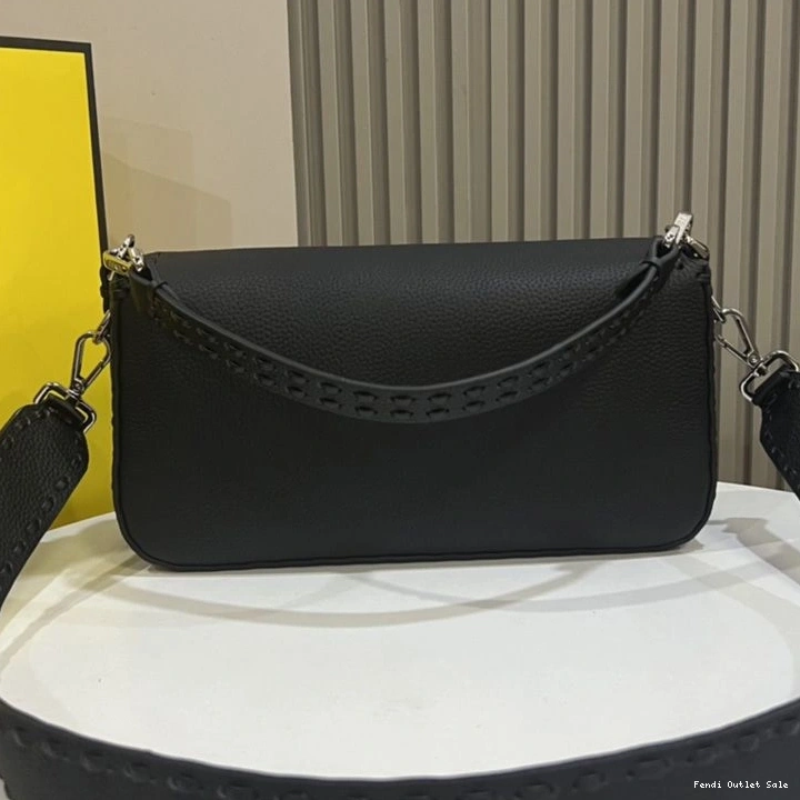 Cheap Leather Selleria Medium Cuoio Bag Black Baguette Romano Fendi In 0729